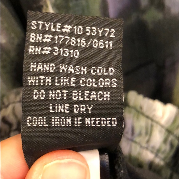 Size S halter top with gathered waist - Picture 6 of 8